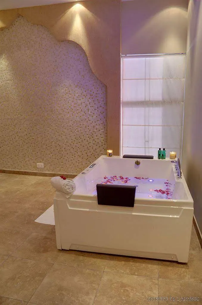 Boutique 7 Hotel And Suites Dubai 4*,